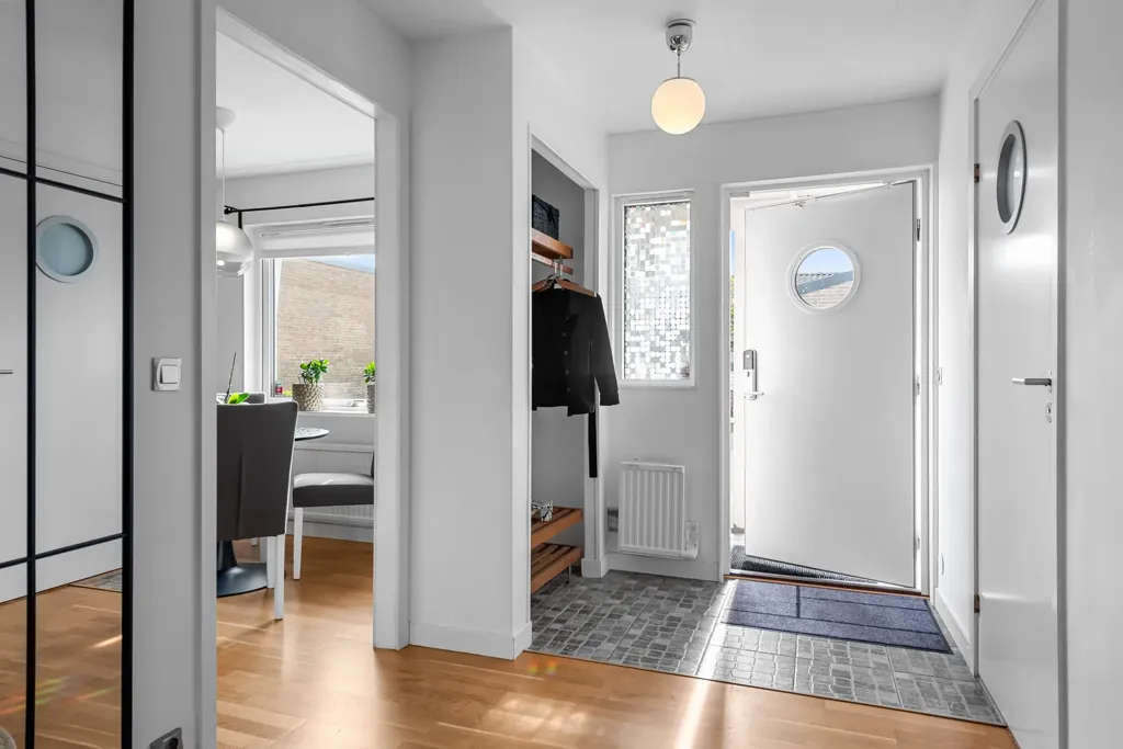 Esik - Modern Terraced House with Jacuzzi in Skåne