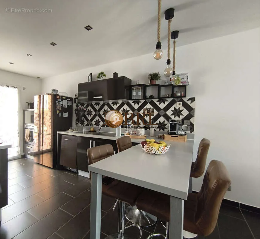 Köök - Recent Villa with Garden in Bourgoin-Jallieu