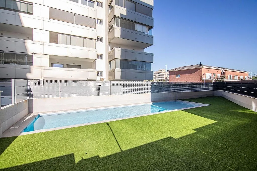 Pool - Semi-New Flat with Pool in El Travaló, Elche