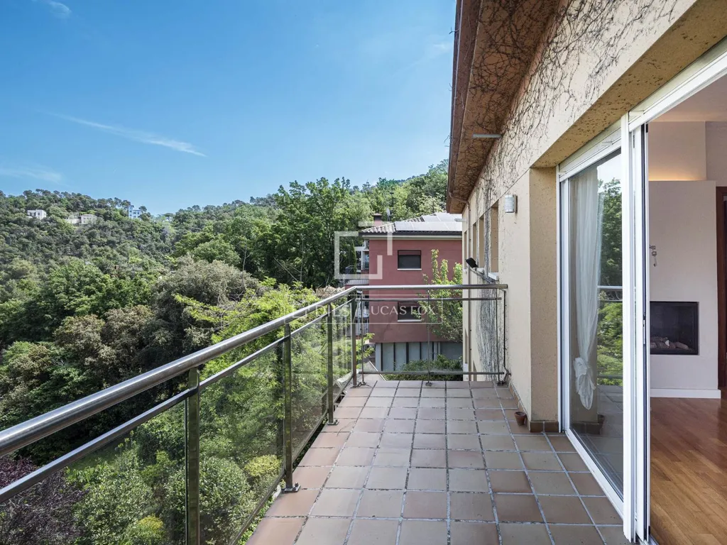 Balcon - Luxury Villa with Pool in Sant Cugat