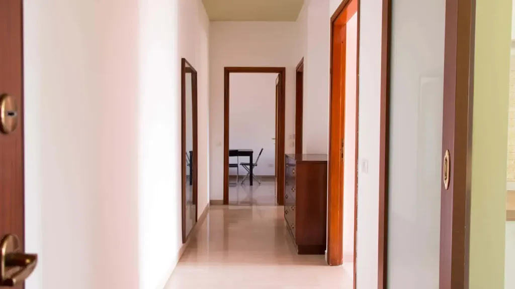 Entrée - Modern Studio with Balcony in Milan