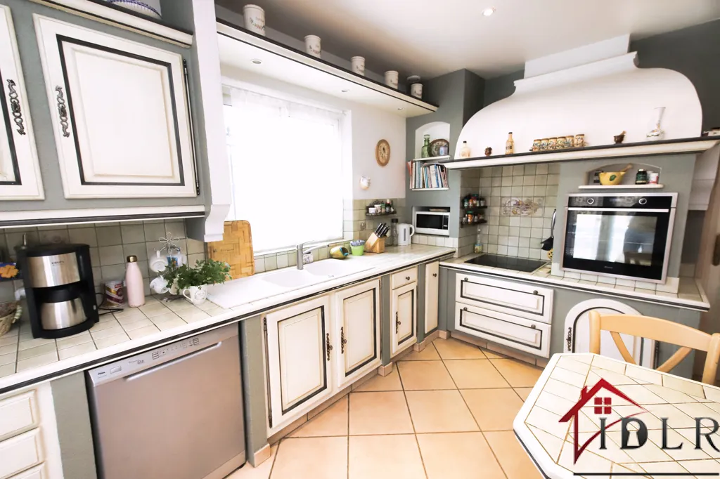 Cuisine - Villa Contemporaine avec Piscine à Pierrefeu-du-Var