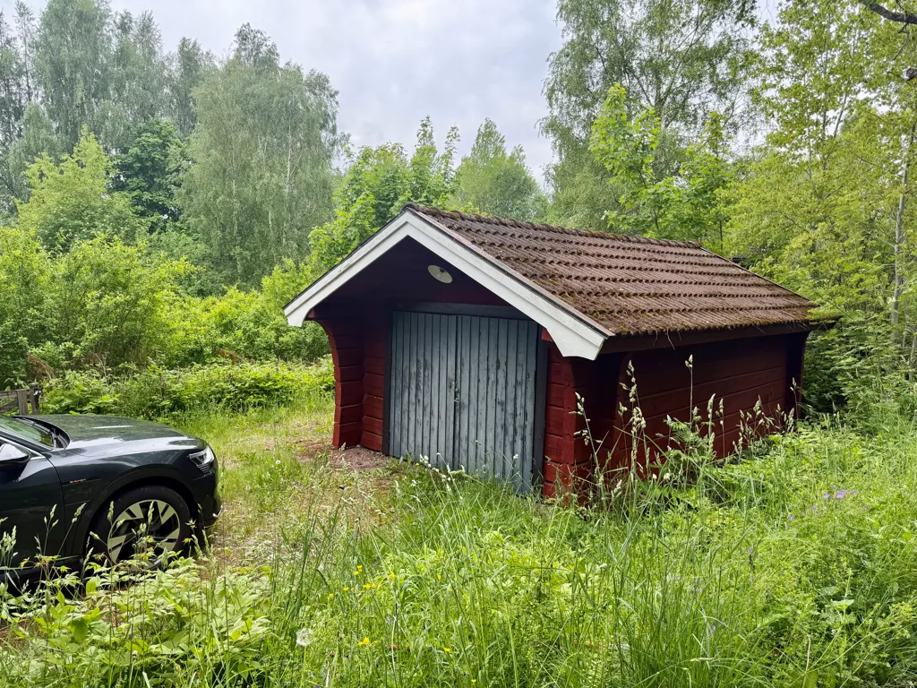 Außenansicht - Red Brick Cottage with Lake View in Sågmyra