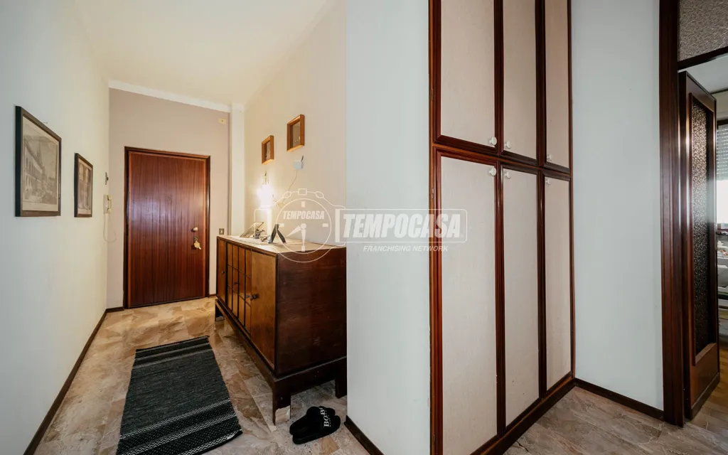 Entrée - Renovated Apartment with Balconies in Vigevano