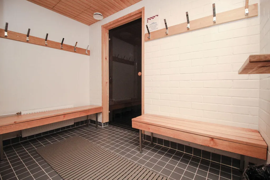 Toad - One-Bedroom Flat with Balcony in Tikkurila