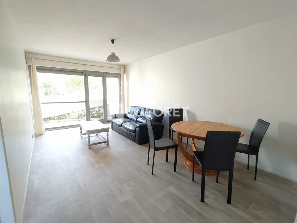 Séjour - Appartement Meublé avec Balcon à Pessac