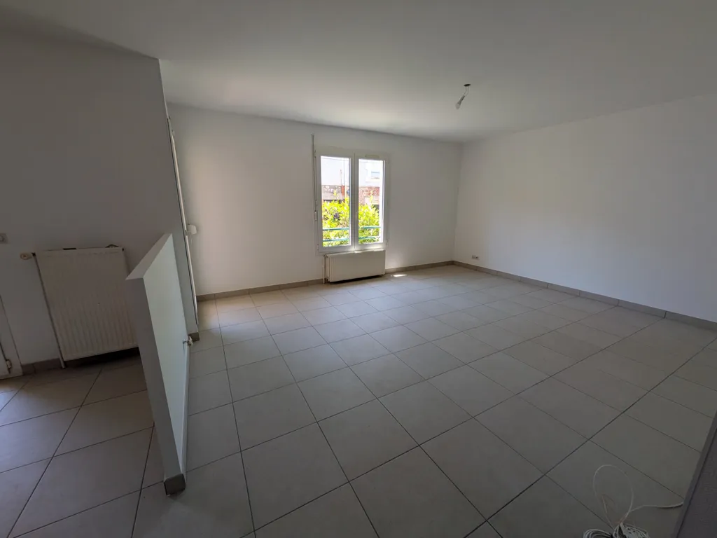 Rooms - Refurbished Flat with Balcony in Andrézieux Centre