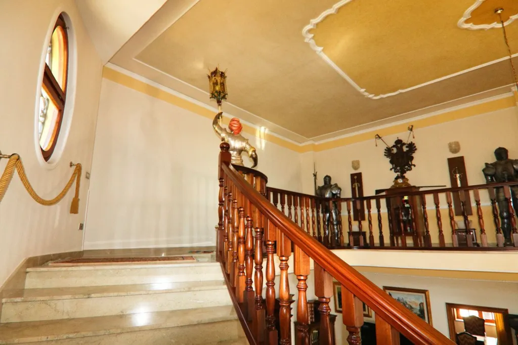 Toad - Hilltop Villa with Panoramic Views in Eboli