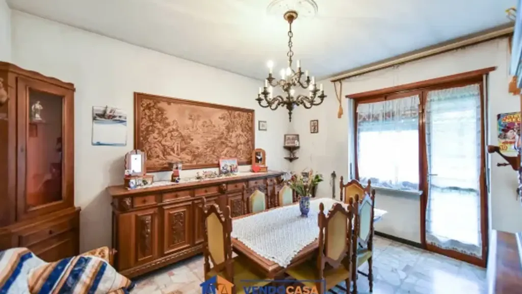 Salle à manger - Quadruplex with Balcony in Villastellone