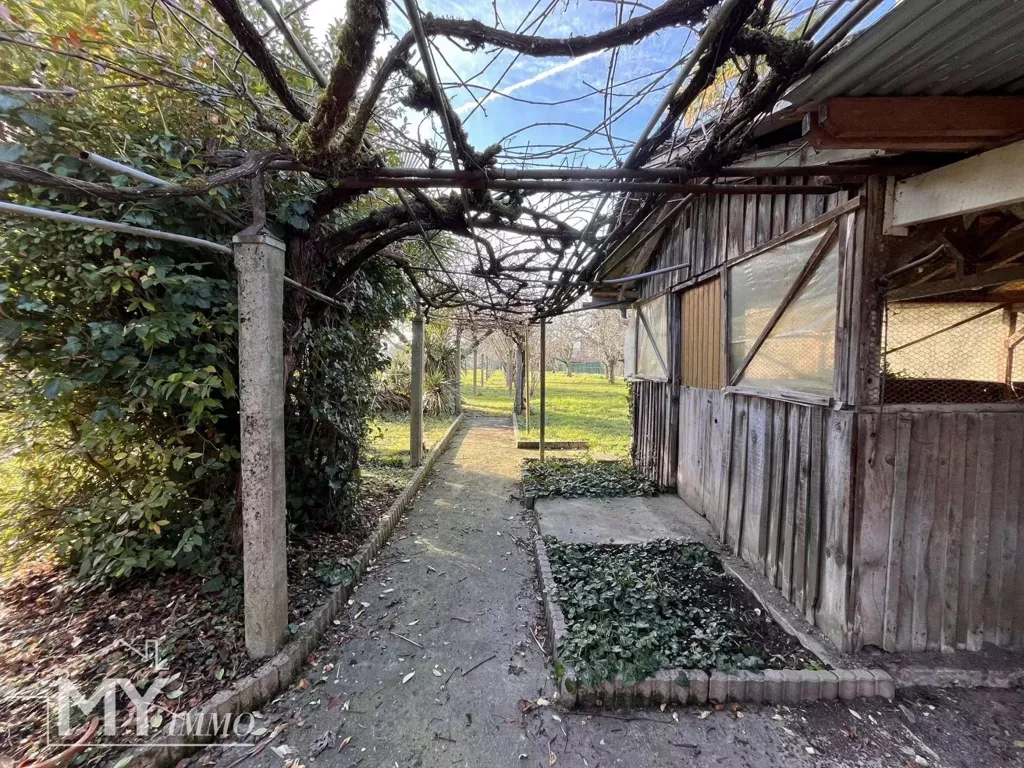 Jardin - Maison de Ville avec Jardin et Dépendances à Montpon-Ménestérol