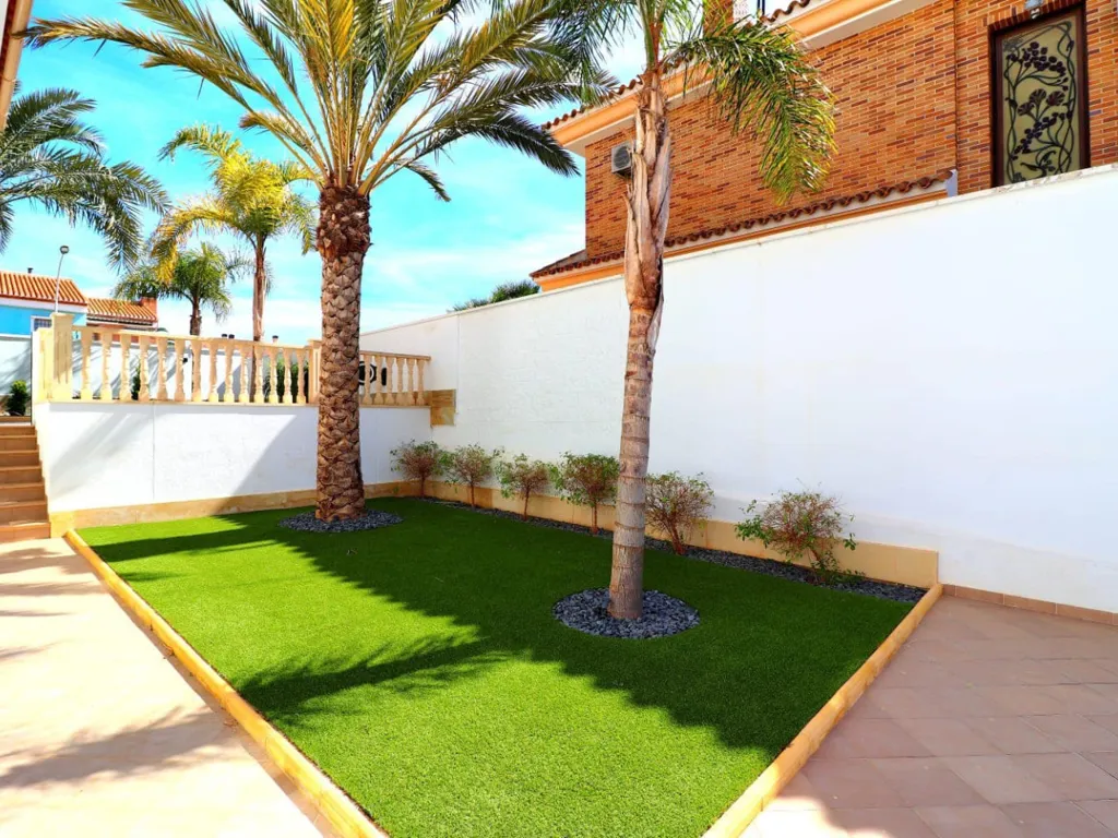 Garden - Luxury Villa with Pool in Playas de Orihuela