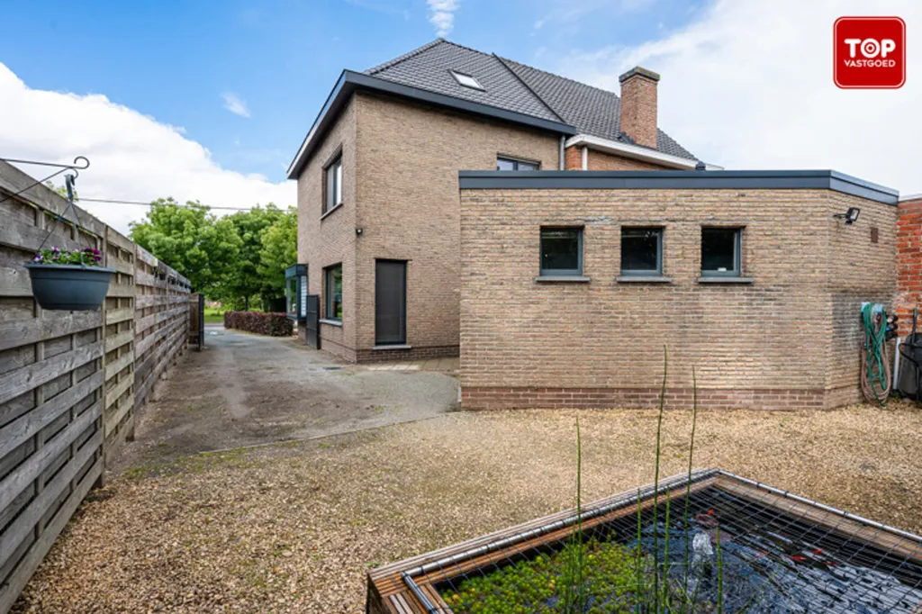 Half-Open House with Garden in Evergem