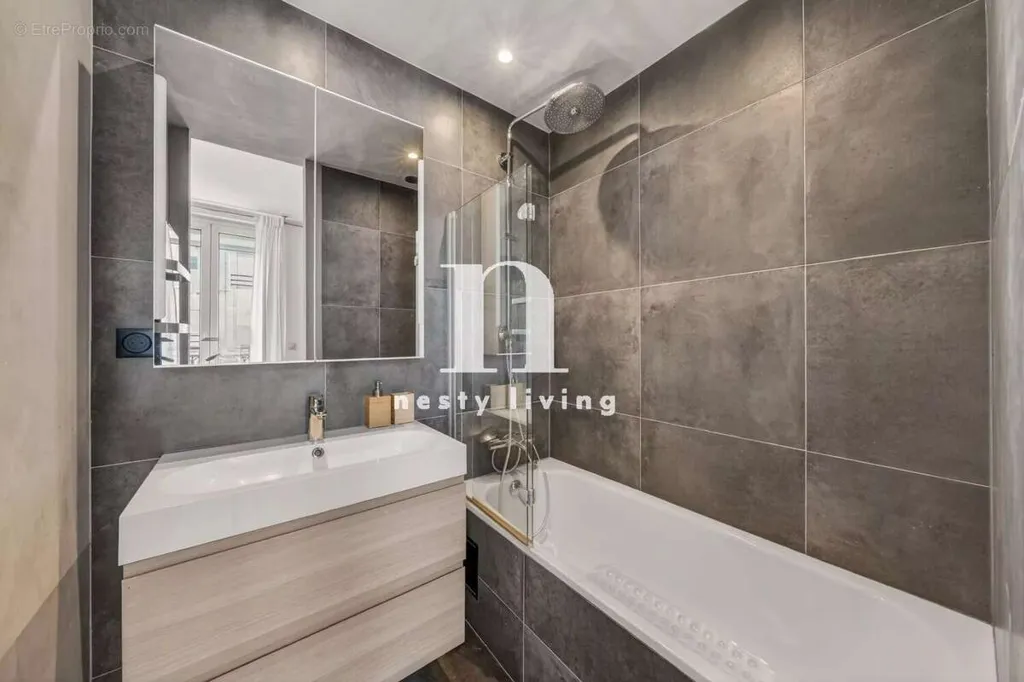Vannitoad - Architect-Refurbished Flat near Auteuil, Paris 16