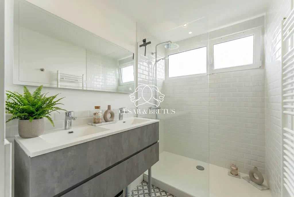 Salles de bain - Appartement T3 Rénové avec Balcon à Caluire