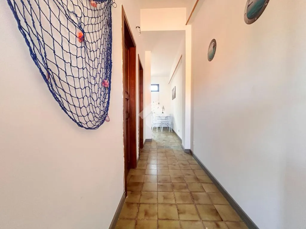 Esik - First Floor Apartment with Terrace in Scalea