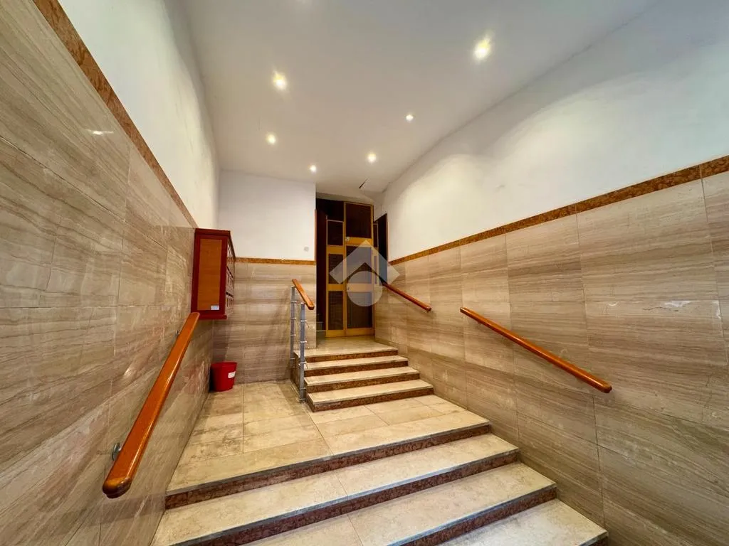 Entrée - 3-Bedroom Apartment with Balcony in Bari