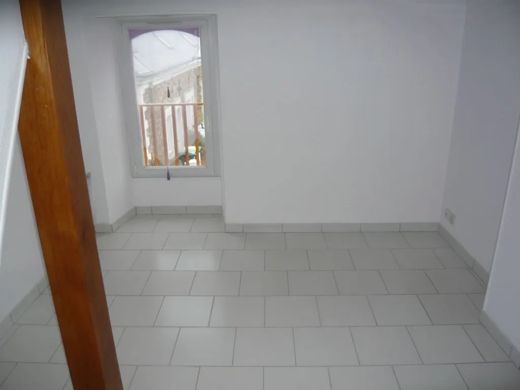 Toad - Triplex Apartment with Balcony in Cherré