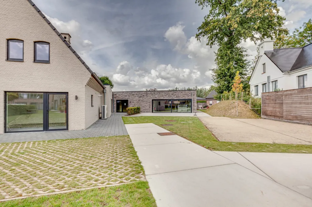 Extérieur - Assisté-Woning avec Terrasse et Piscine à Sint-Niklaas