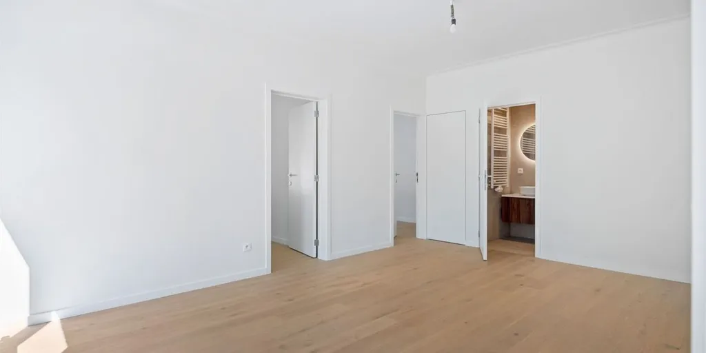 Pièces - Appartement Rénové avec Garage à Lier