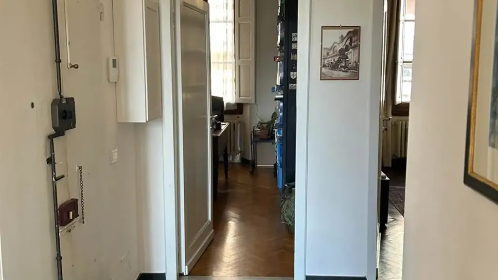 Entrée - 7-Room Apartment with Balcony in Florence