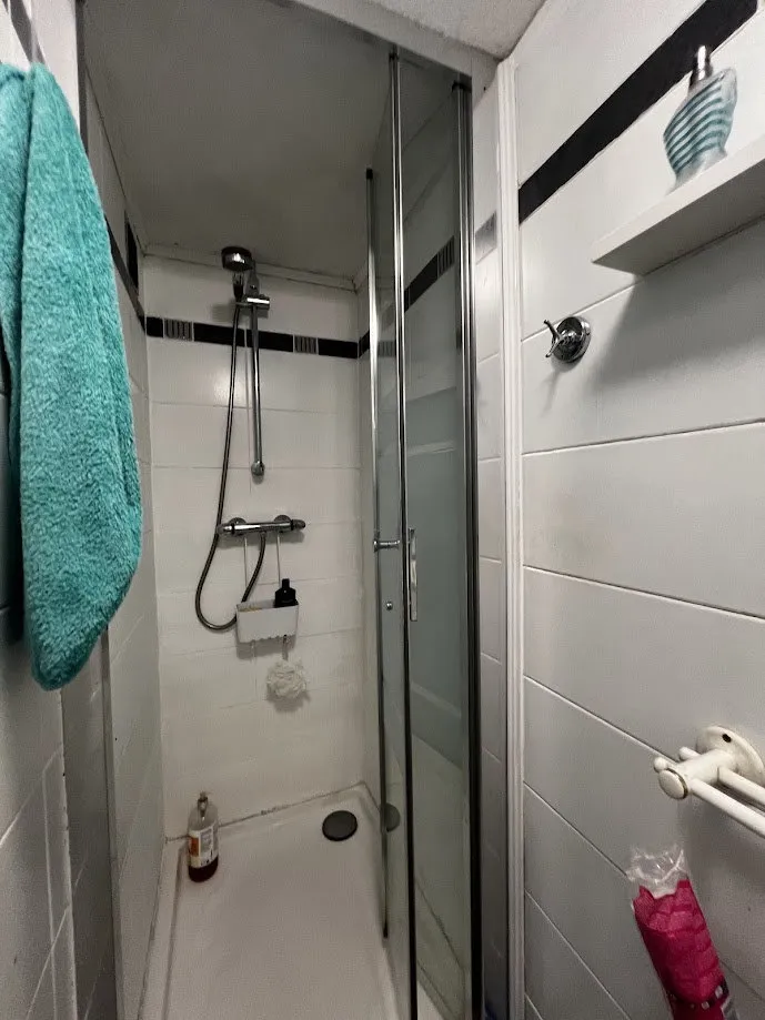 Salles de bain - Pavillon avec Piscine et Tennis dans Résidence Sécurisée