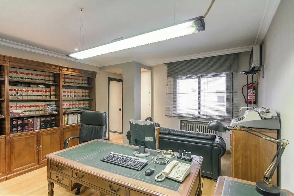 Bureau - Flat with Central Heating in Oviedo