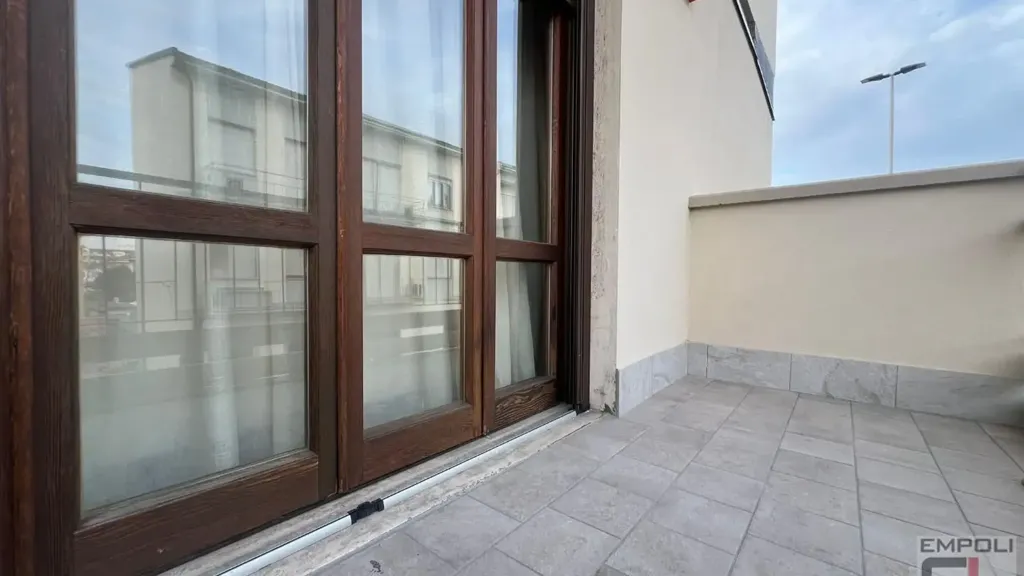 Rõdu - Rearranged Apartment with Balcony in Empoli