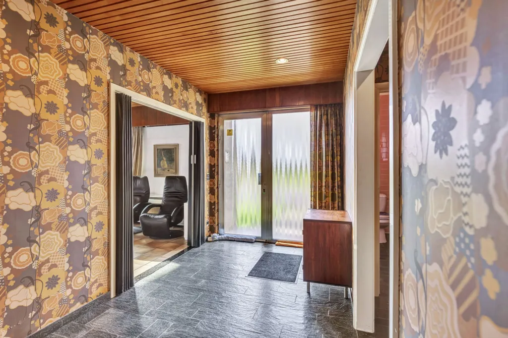 hallway_entrance
