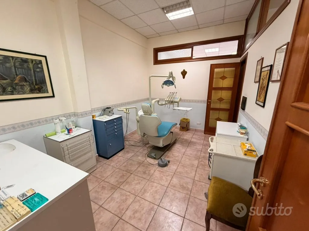 Office - Apartment with Private Courtyard in City Centre
