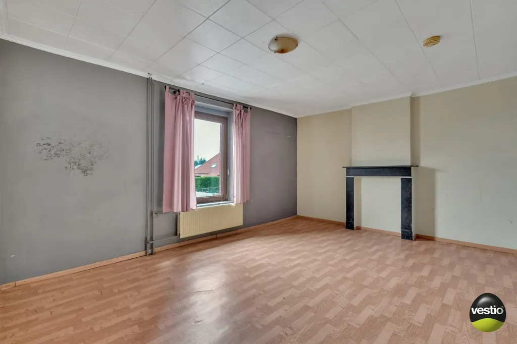 Pièces - Maison à rénover avec jardin au centre d'As