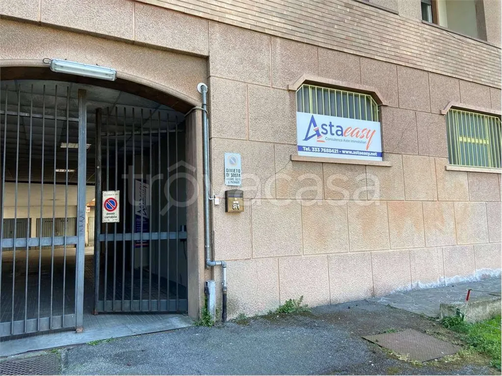 Välivaade - Three-Bedroom Auction Property with Balcony in Mulazzano