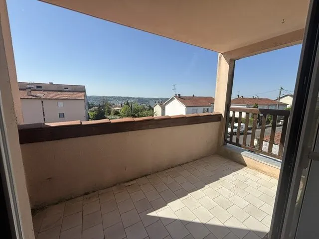 Balcony - T3 Flat with Balcony in Residency