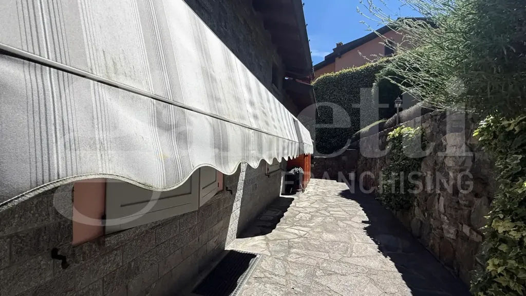 Terrazza - Panoramic Villa with Garden in Asso (CO)