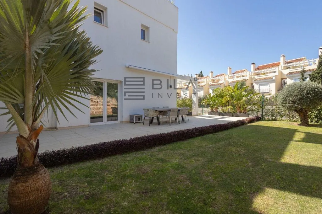 Aed - Semi-Detached Chalet with Pool in Mijas