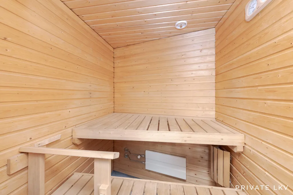 Pièces - 3-Bedroom Apartment with Balcony in Espoo Tuomarila