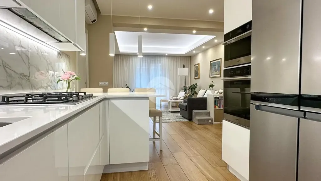 Cuisine - Trilocale with Private Garden in Parma