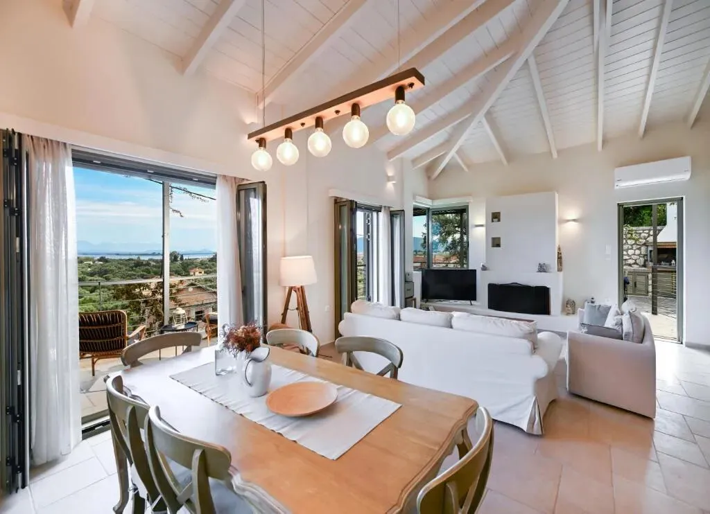 Söögituba - Renovated Villa with Sea View in Lefkada