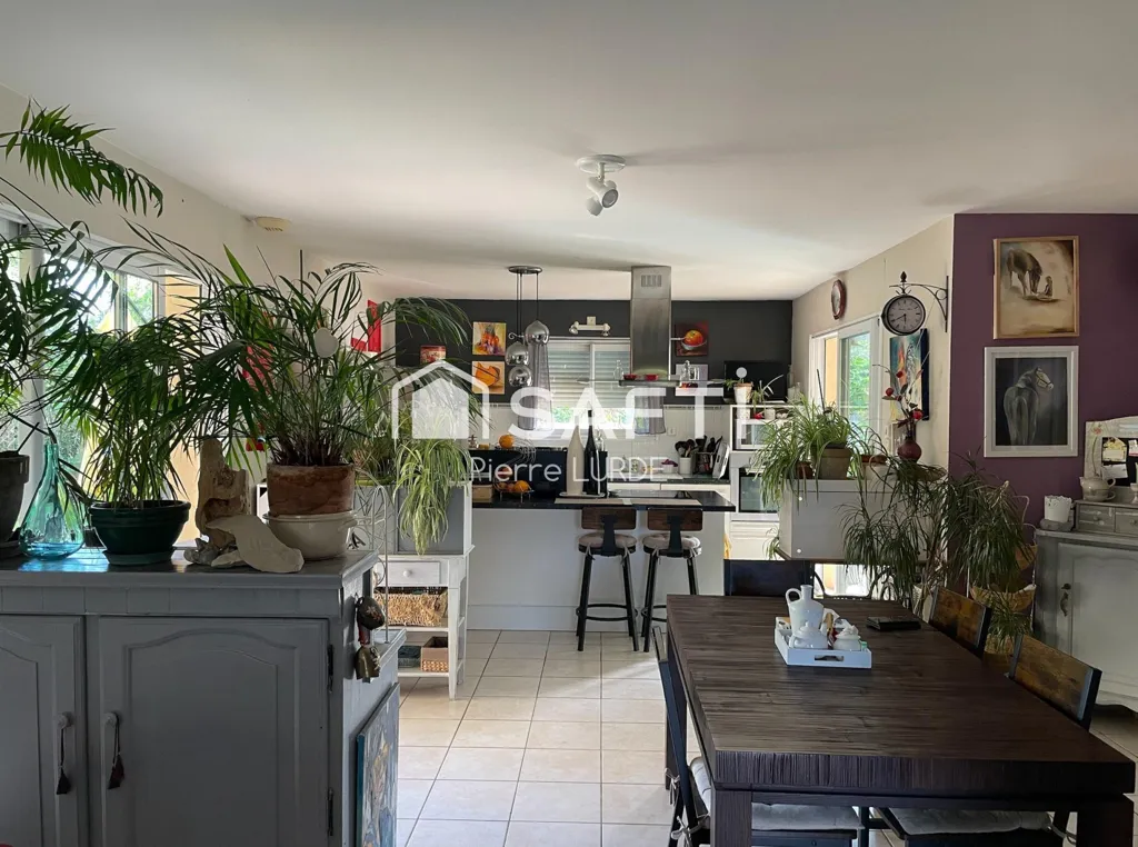 Salle à manger - Villa avec Piscine et Double Garage à Saint Nauphary