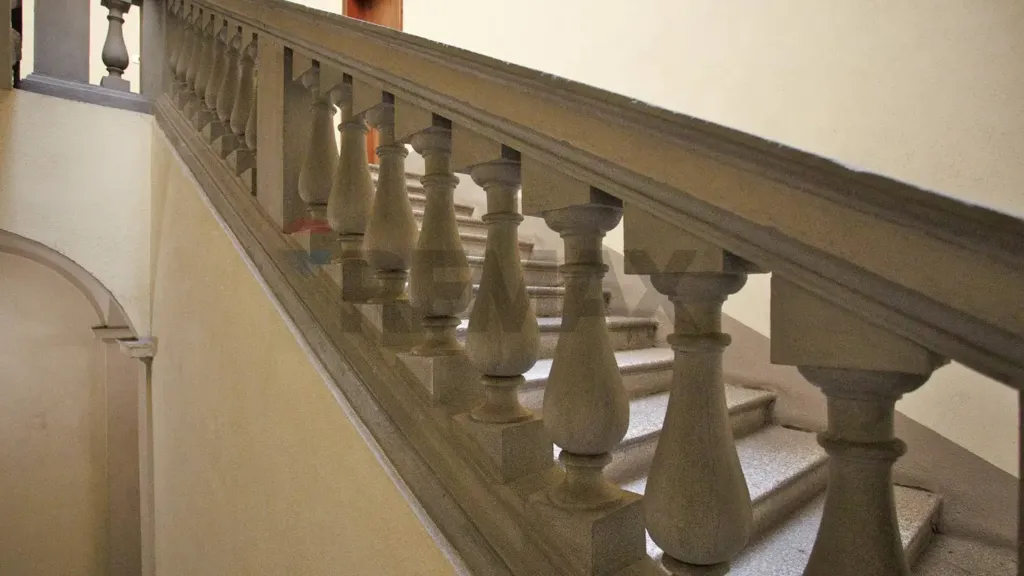 Pièces - Historic Apartment with Double Balcony in Novara