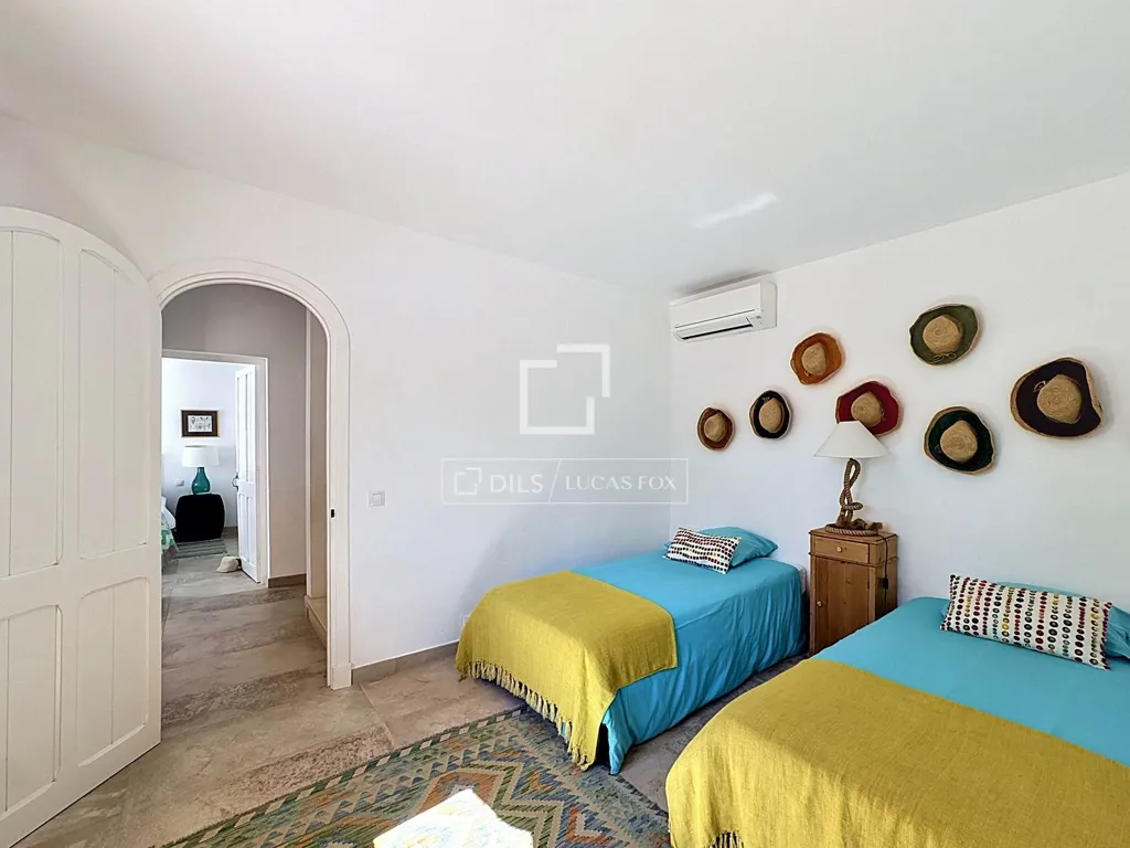 Chambres - 7-Bedroom Villa with Pool in Es Castell