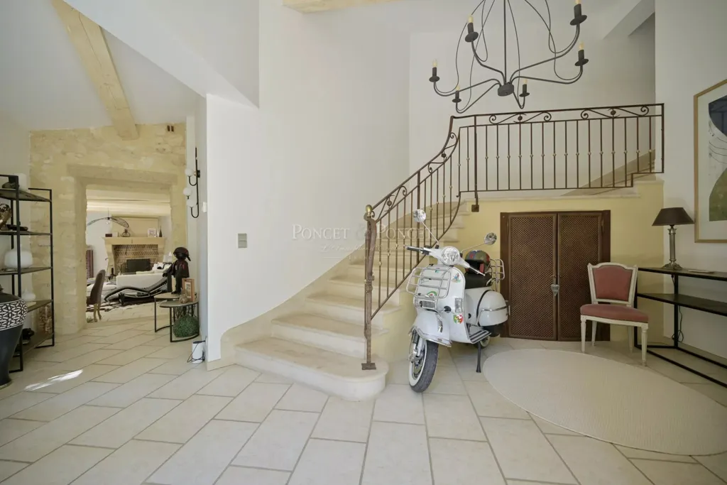 Esik - Elegant Stone House with Pool on Uzès Outskirts