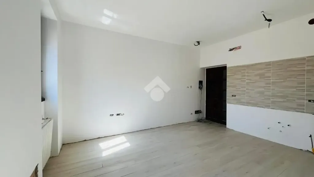 Pièces - Rustic Townhouse with Balcony in Nova Milanese