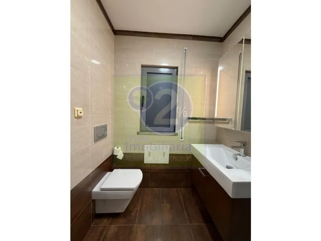 Salles de bain - Luxury Apartment with Beach Access in Charneca de Caparica