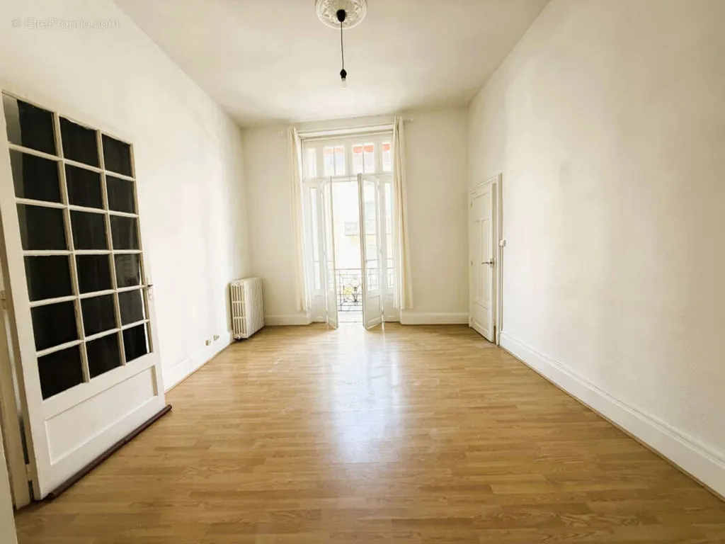 Stanze - Art Déco Flat with Balcony in Vichy Centre