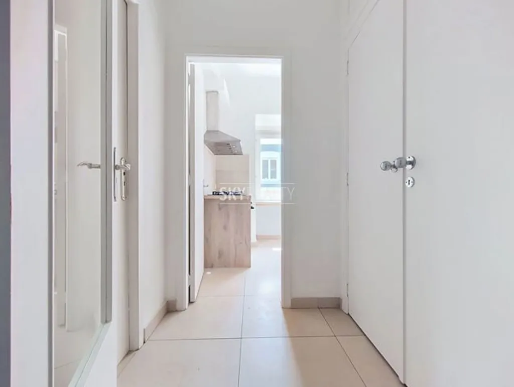 Entrée - Penthouse 3 Façades avec Cave et Garage derrière le Bois de la Cambre