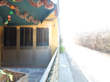 Terrass - Rustic House with Terrace in Traversetolo