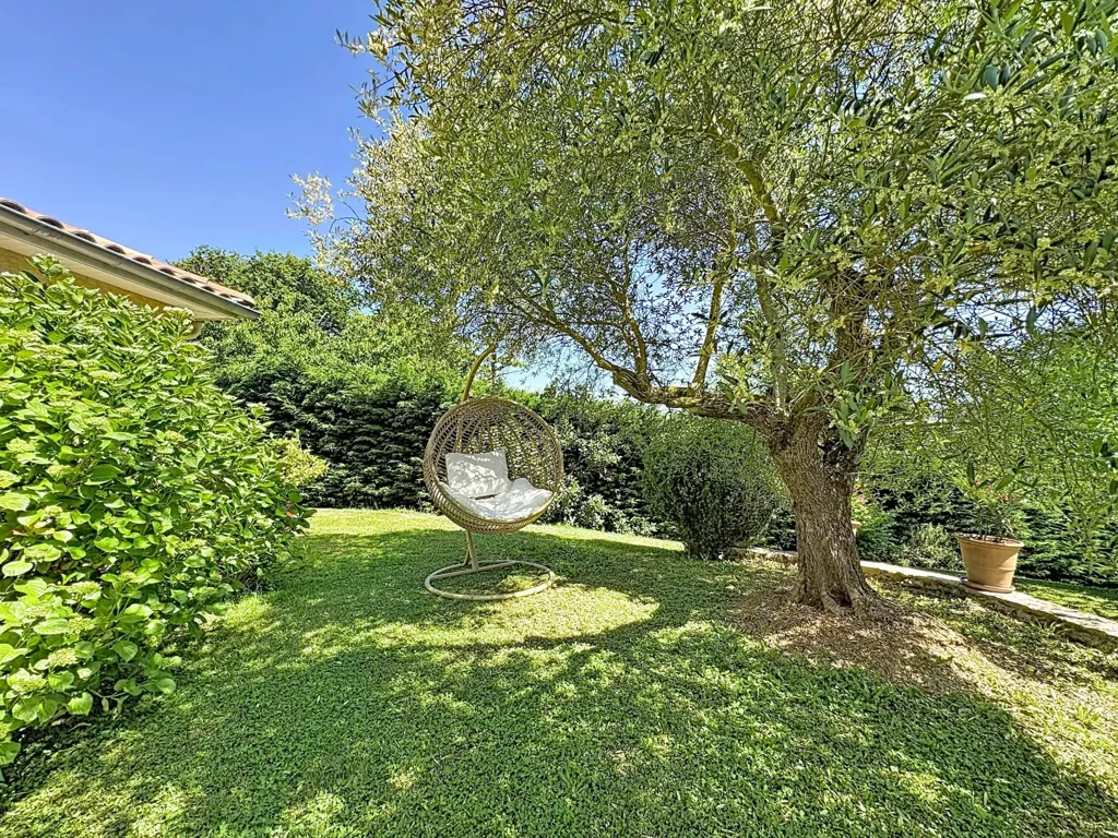 Garden - Villa with Pool in Vienne Heights
