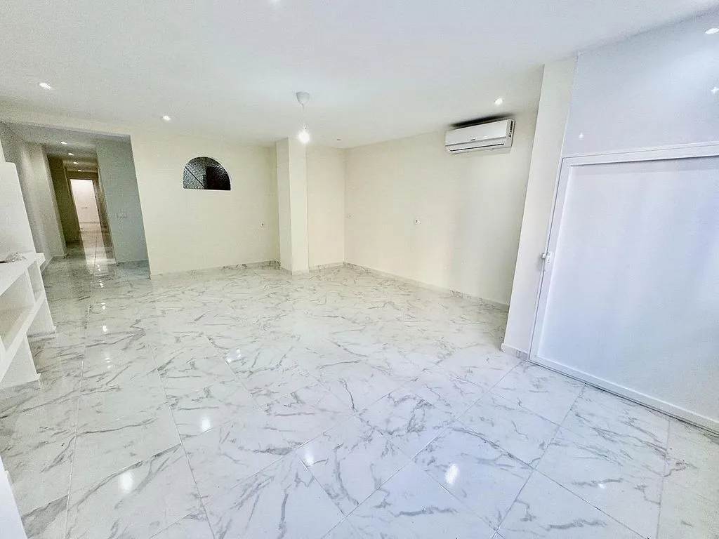 Rooms - Modernised Apartment with Terrace in Torrevieja Centre
