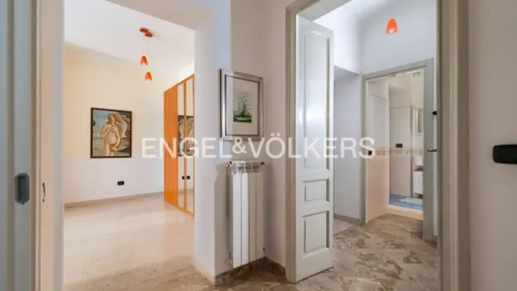 hallway_entrance