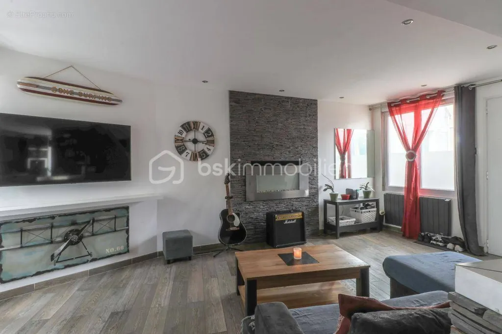 Soggiorno - Town House with Balneotherapy Bath in Vert-le-Grand